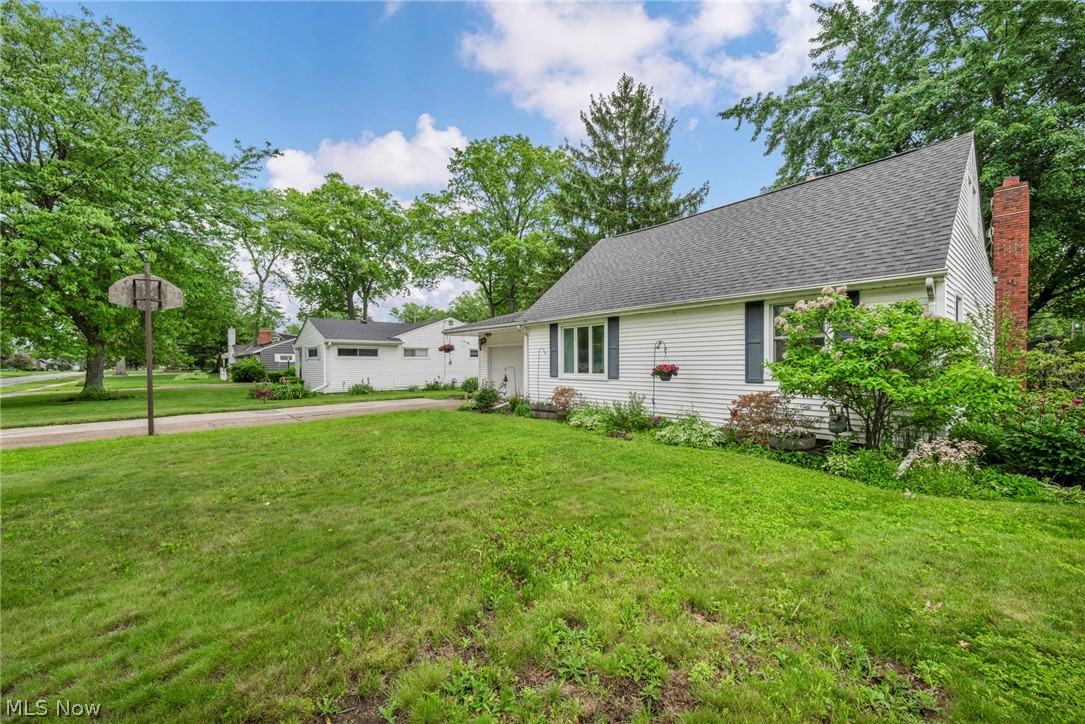 227 Fairfield Road Avon Lake OH 44012