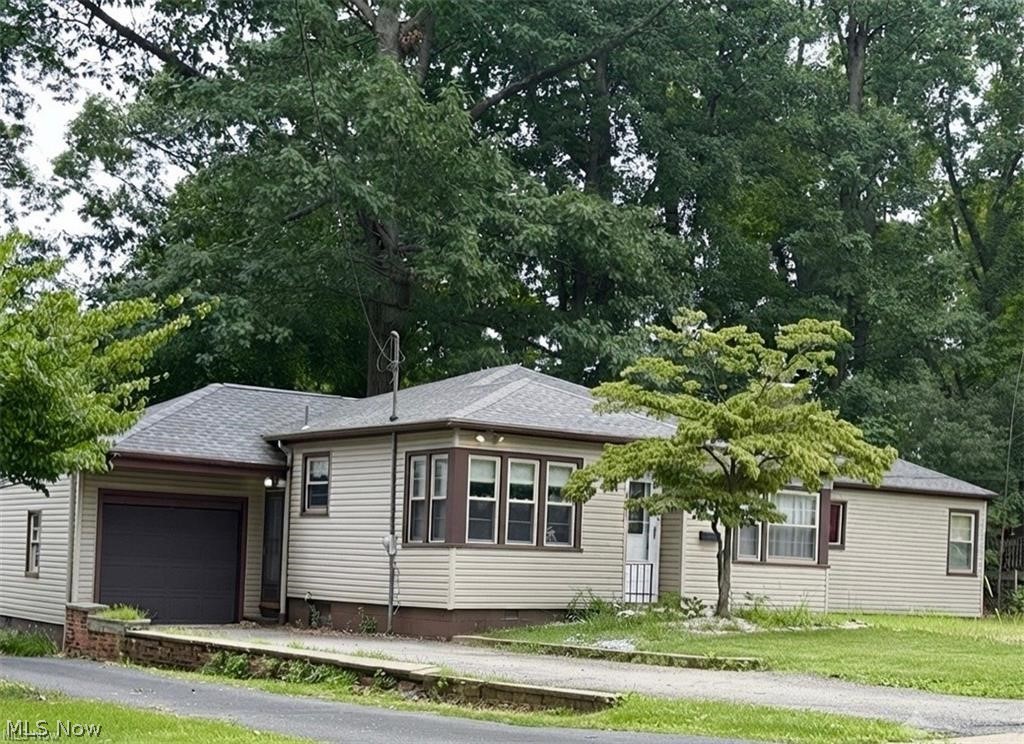 151 Parkgate Avenue Austintown OH 44515