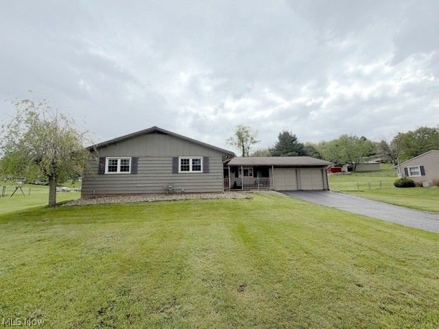 2431 Pleasant Valley Road NE New Philadelphia OH 44663