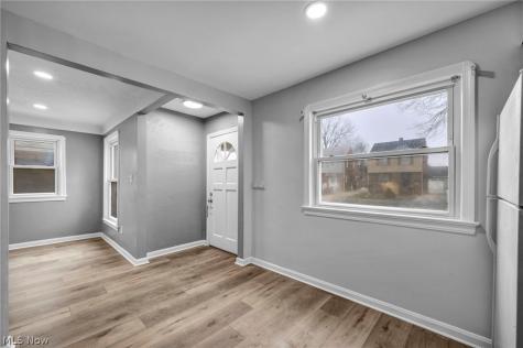 3202 Parklane Drive Parma OH 44134
