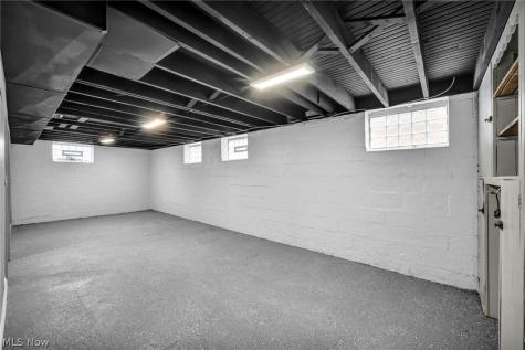 3202 Parklane Drive Parma OH 44134