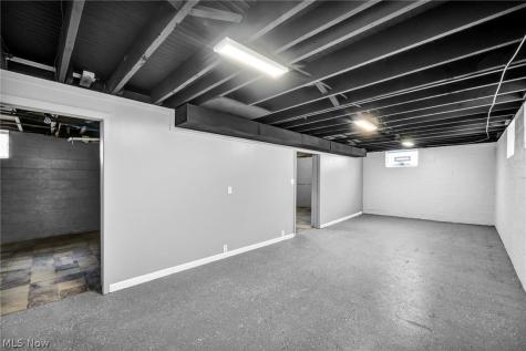 3202 Parklane Drive Parma OH 44134