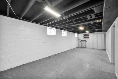 3202 Parklane Drive Parma OH 44134