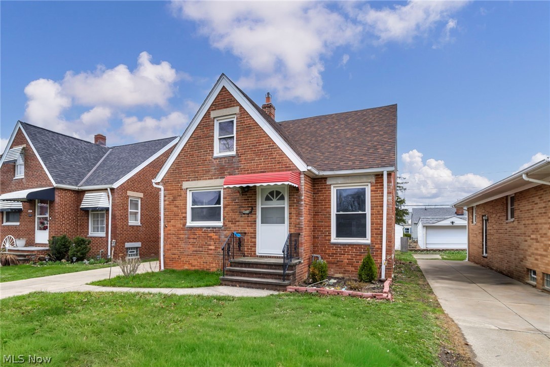 3202 Parklane Drive Parma OH 44134