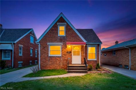 3202 Parklane Drive Parma OH 44134