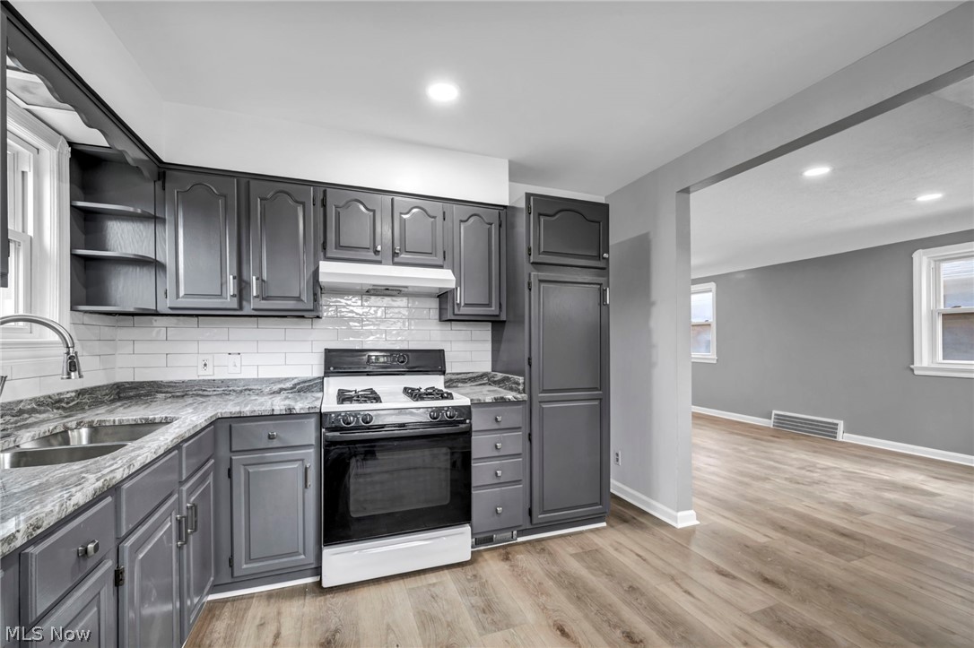 3202 Parklane Drive Parma OH 44134