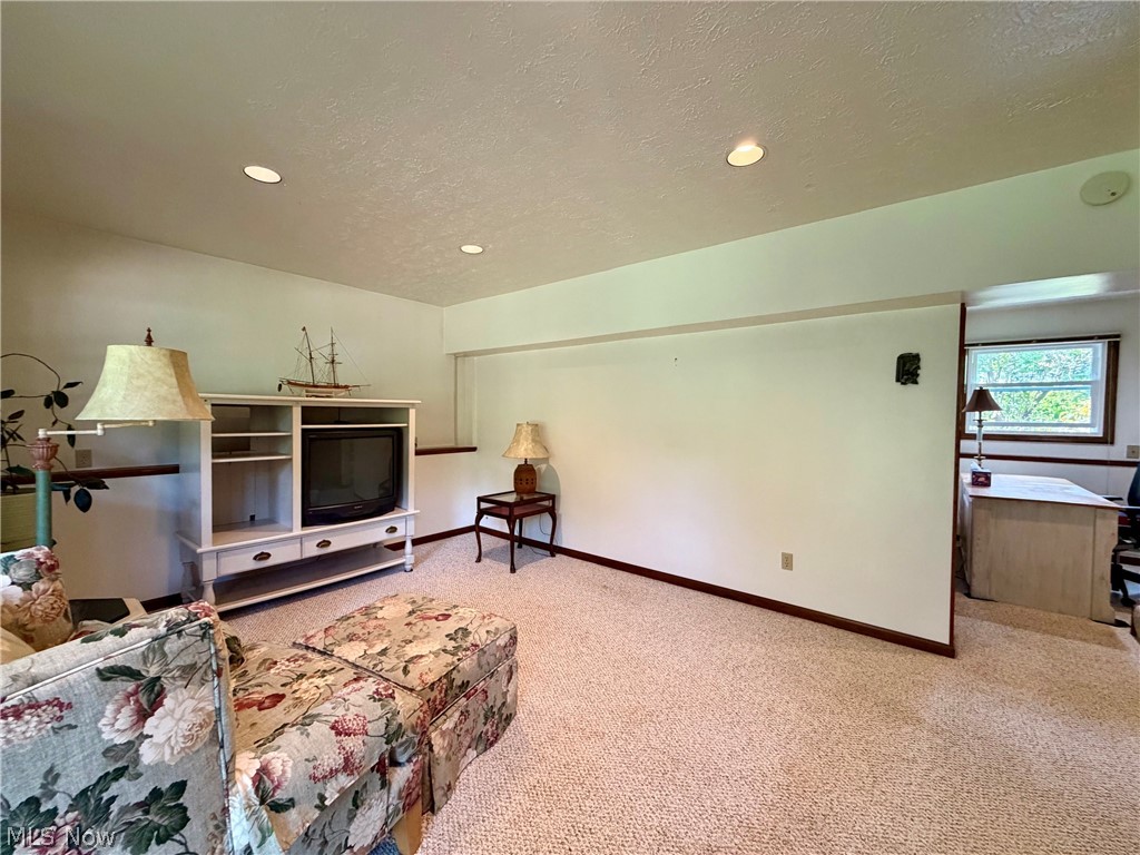 11985 Auburn Road Chardon OH 44024