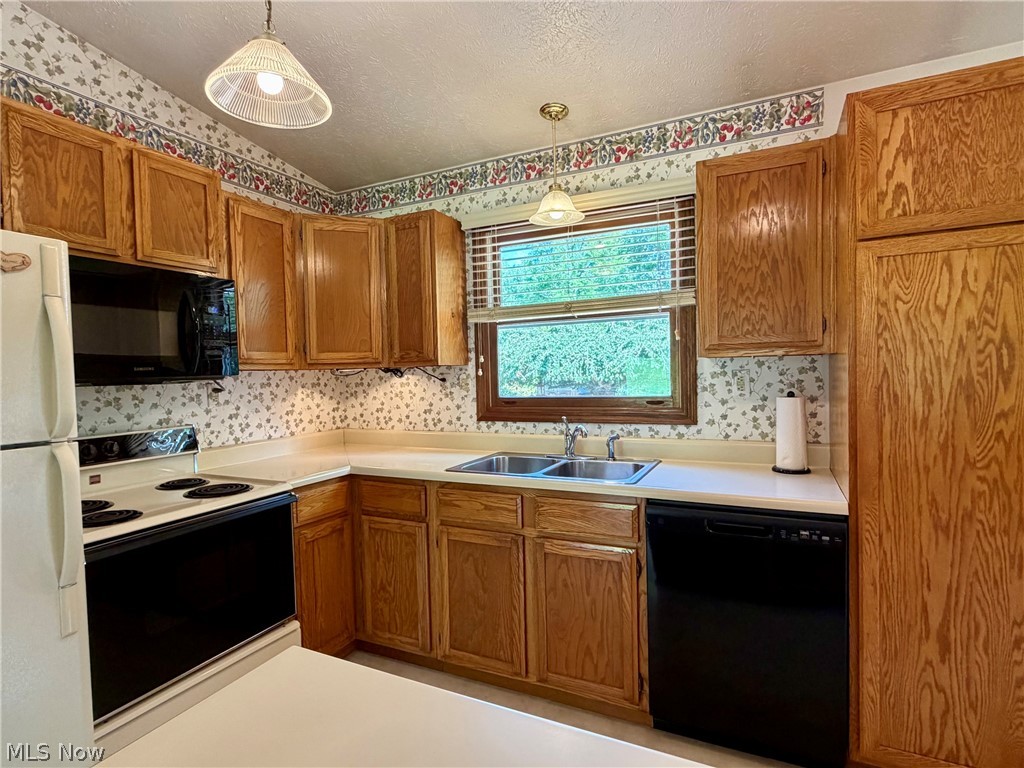 11985 Auburn Road Chardon OH 44024