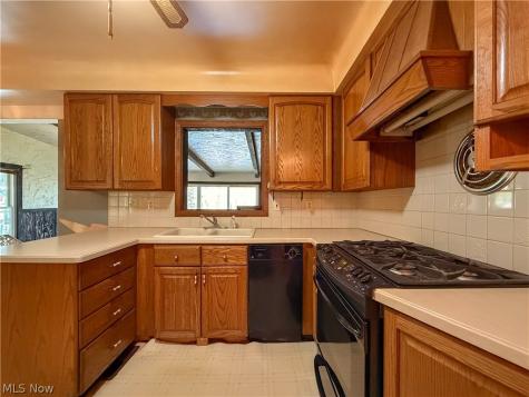 9187 Wallings Road North Royalton OH 44133