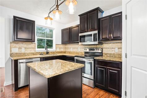 7679 Fiddler Court Circle NE Canton OH 44721