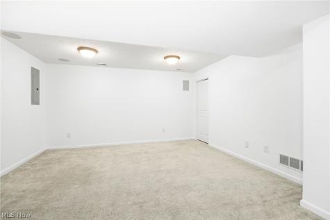 7679 Fiddler Court Circle NE Canton OH 44721