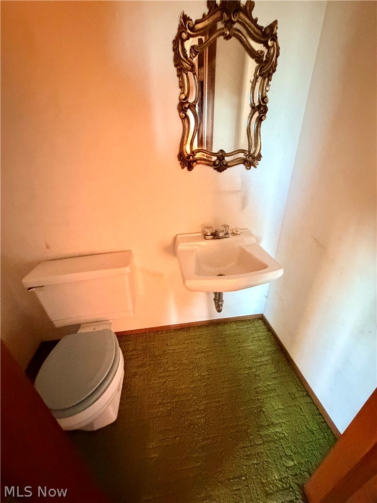 156 Reichart Avenue Wintersville OH 43953