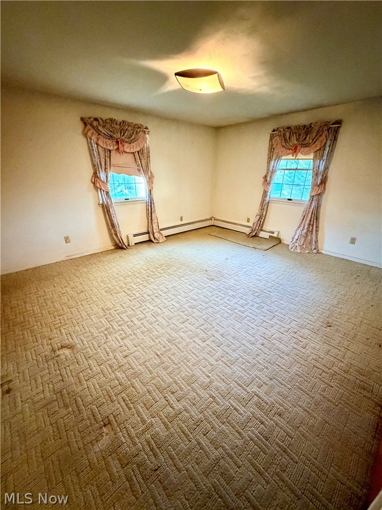 156 Reichart Avenue Wintersville OH 43953