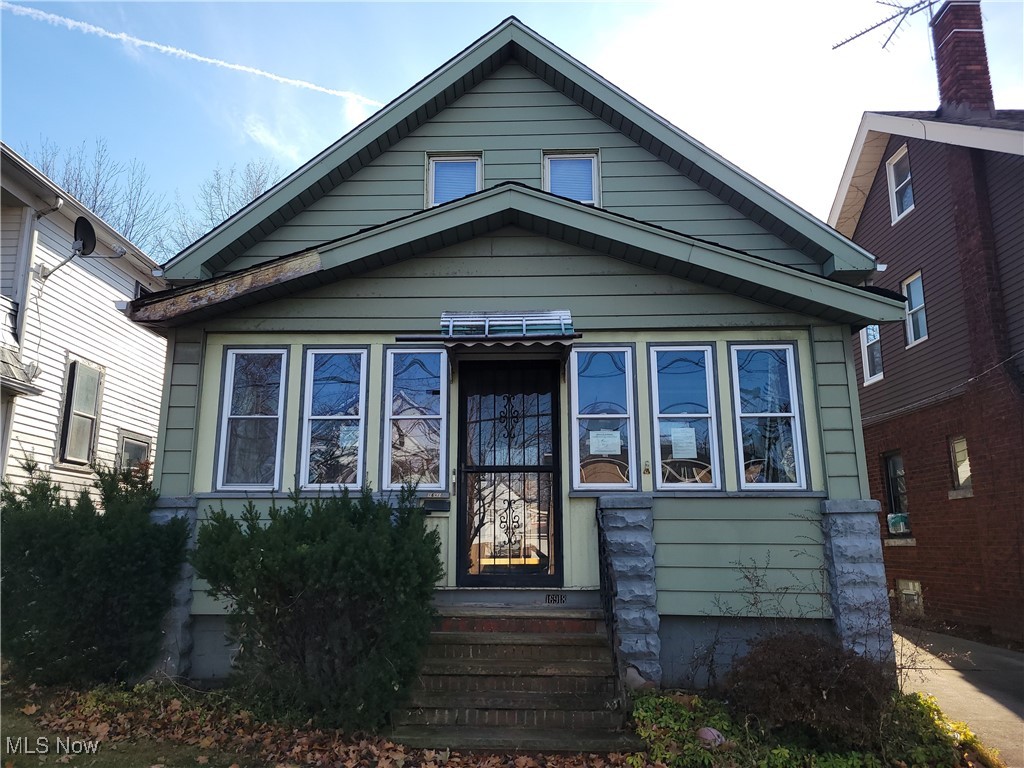 16918 Grovewood Avenue Cleveland OH 44110