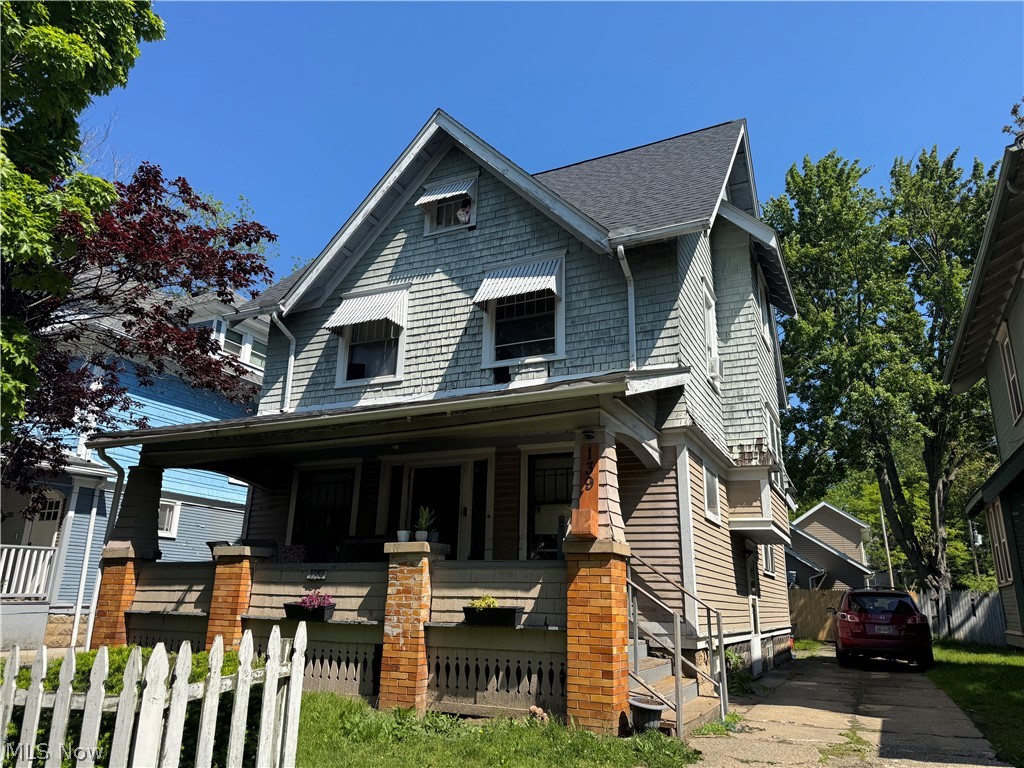139 Hollinger Avenue Akron OH 44302