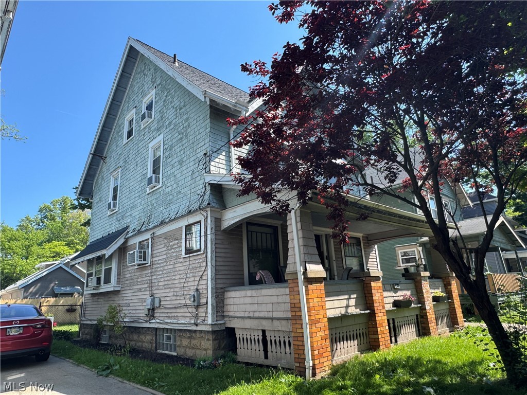 139 Hollinger Avenue Akron OH 44302
