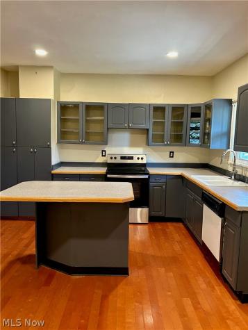 2649 S Taylor Road Cleveland Heights OH 44118