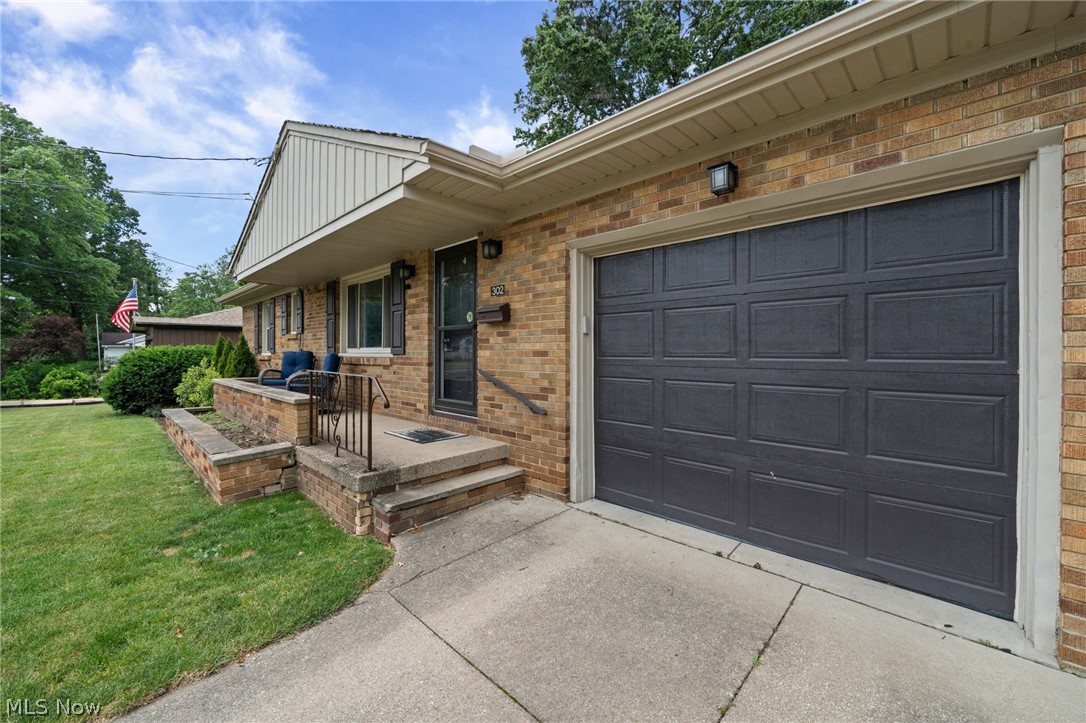 302 Homewood Avenue Akron OH 44312