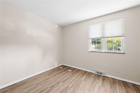 6359 Middlebrook Boulevard Brook Park OH 44142