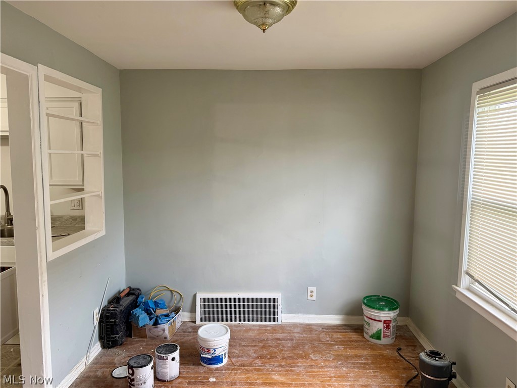 3813 E 143rd Street Cleveland OH 44128
