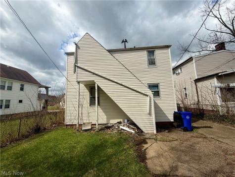 3813 E 143rd Street Cleveland OH 44128