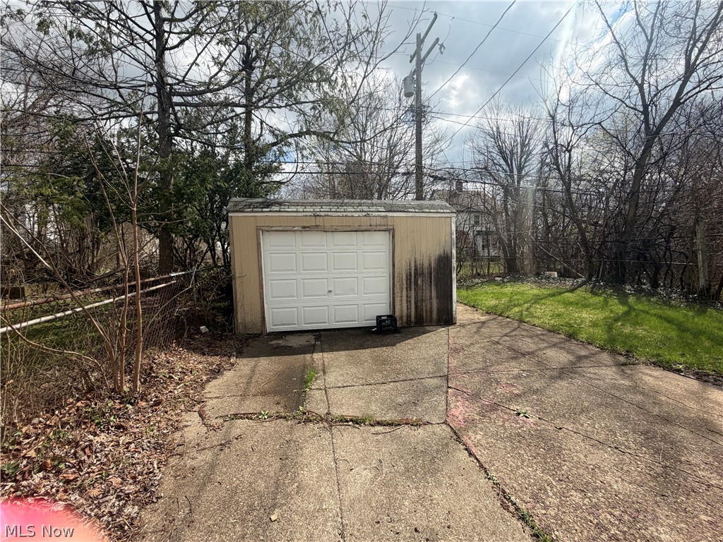3813 E 143rd Street Cleveland OH 44128