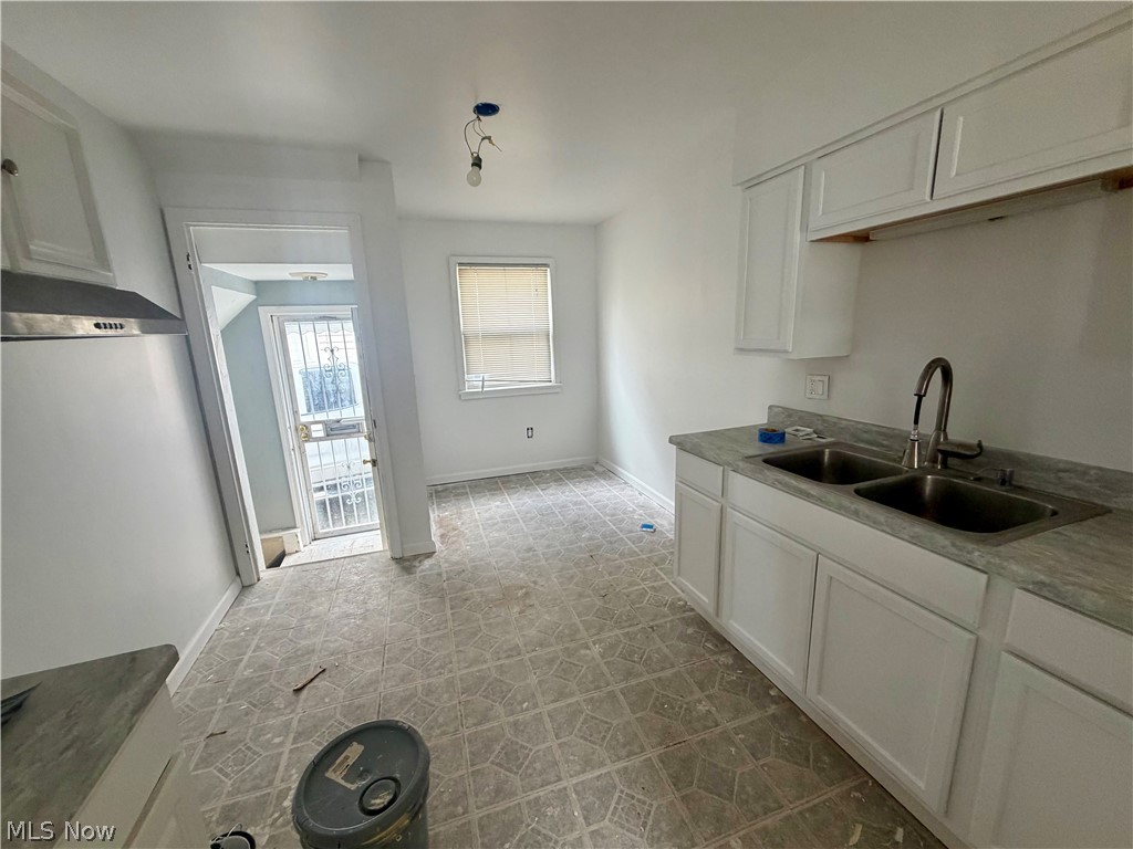 3813 E 143rd Street Cleveland OH 44128
