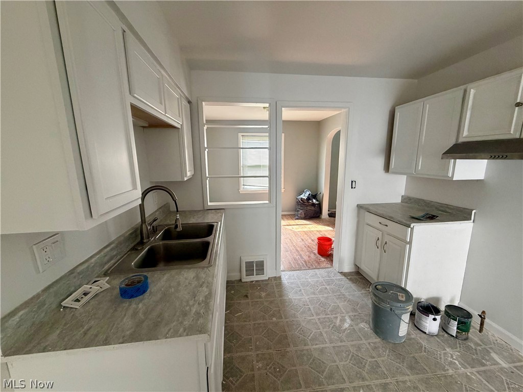 3813 E 143rd Street Cleveland OH 44128