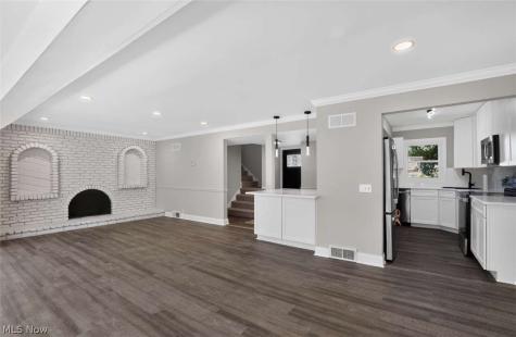 4 Owaissa Drive Eastlake OH 44095