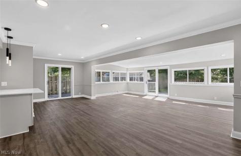 4 Owaissa Drive Eastlake OH 44095
