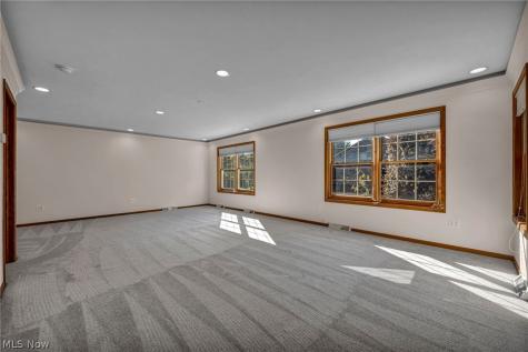 7732 Debonaire Drive Mentor OH 44060