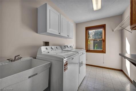 7732 Debonaire Drive Mentor OH 44060