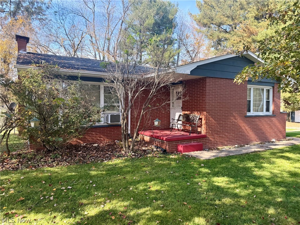 9116 State Route 800 SE Uhrichsville OH 44683