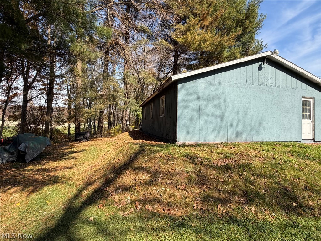 9116 State Route 800 SE Uhrichsville OH 44683