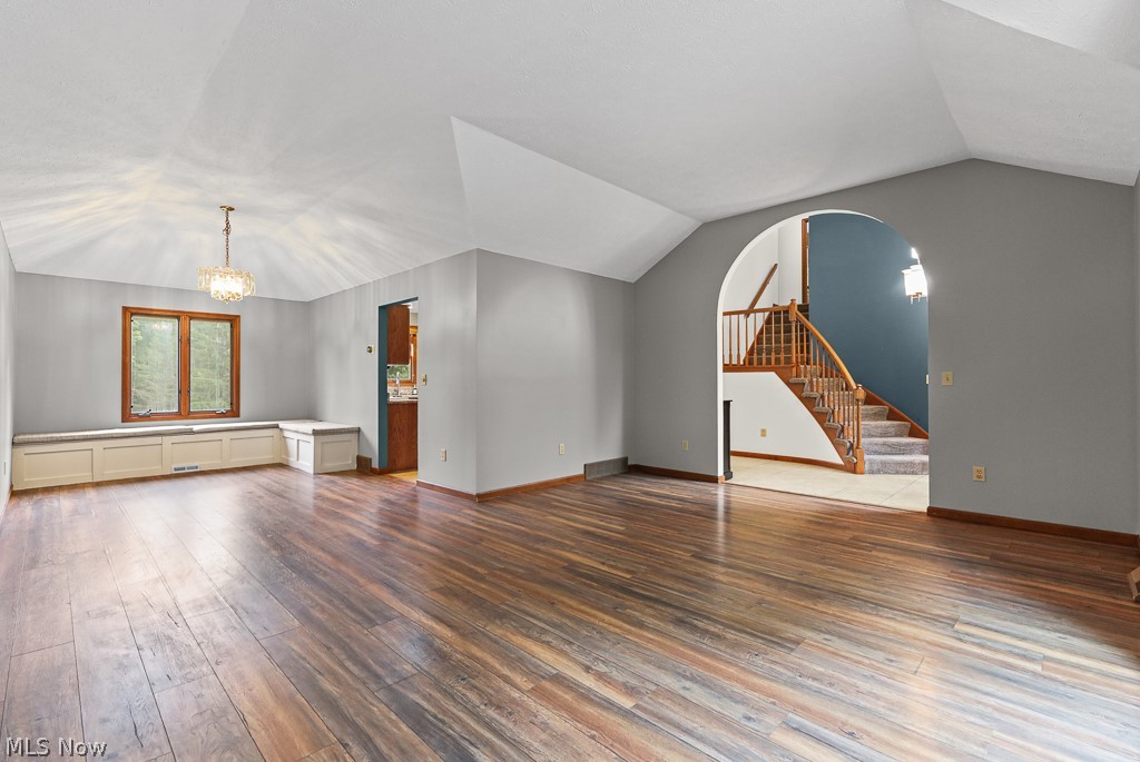 315 Valley Brook Oval Hinckley OH 44233