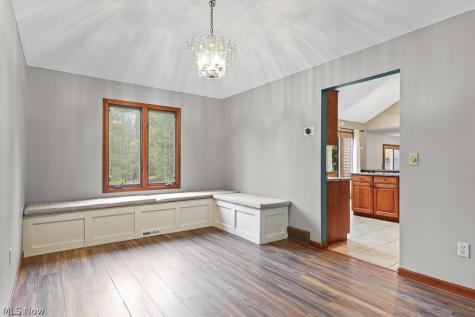 315 Valley Brook Oval Hinckley OH 44233