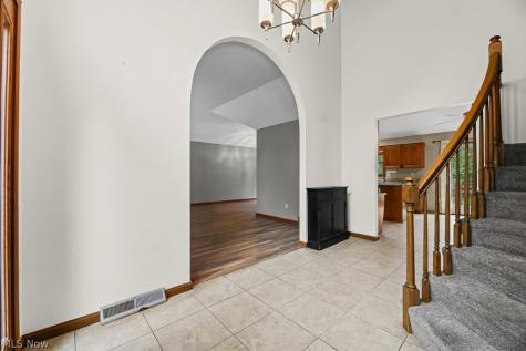 315 Valley Brook Oval Hinckley OH 44233