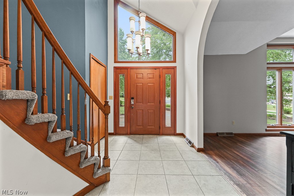 315 Valley Brook Oval Hinckley OH 44233