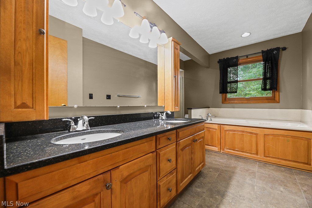 315 Valley Brook Oval Hinckley OH 44233