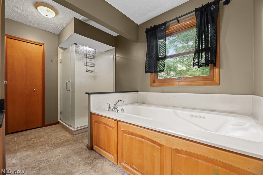 315 Valley Brook Oval Hinckley OH 44233
