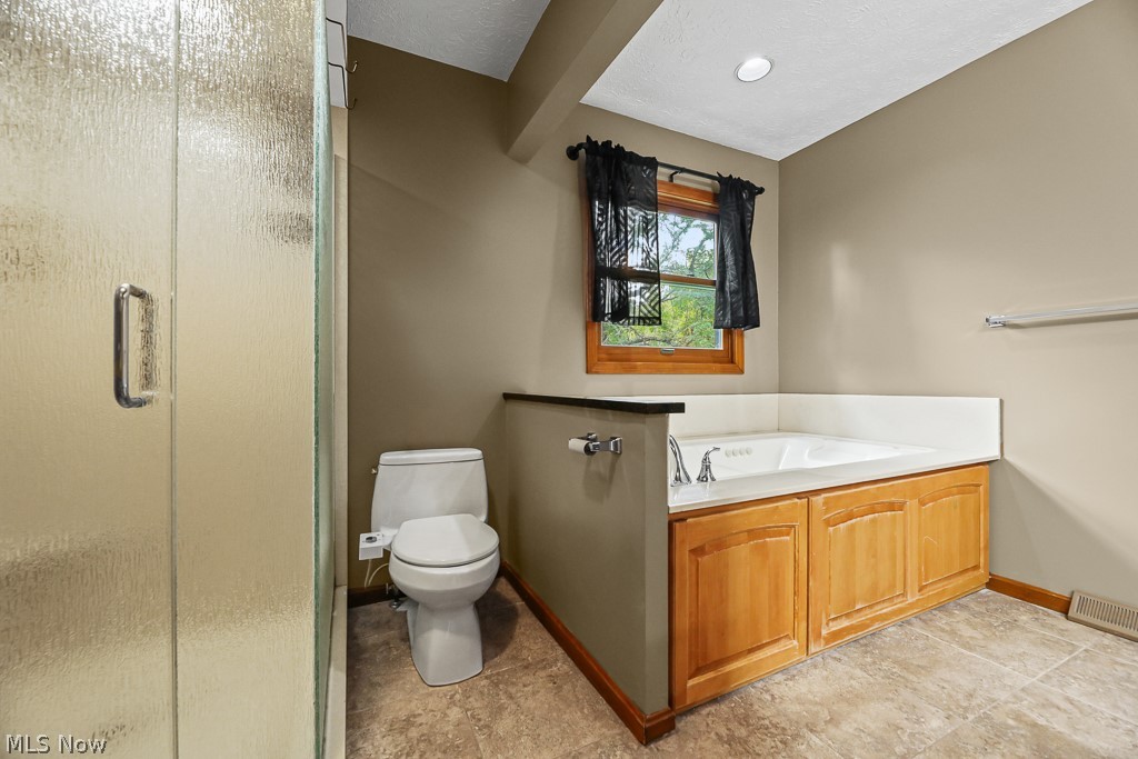 315 Valley Brook Oval Hinckley OH 44233