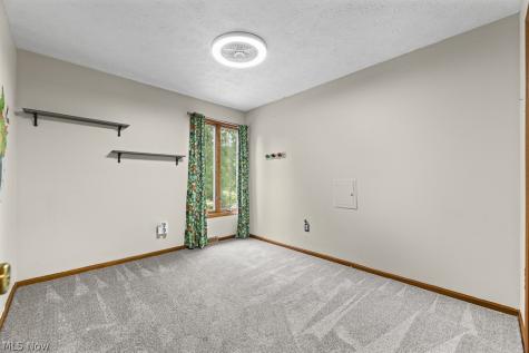315 Valley Brook Oval Hinckley OH 44233