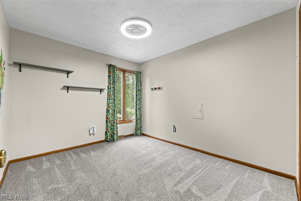 315 Valley Brook Oval Hinckley OH 44233