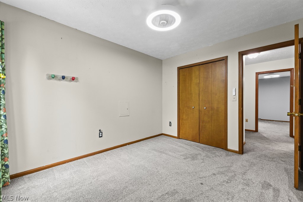315 Valley Brook Oval Hinckley OH 44233
