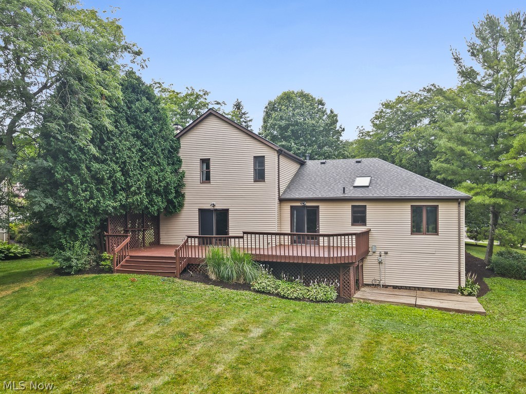 315 Valley Brook Oval Hinckley OH 44233