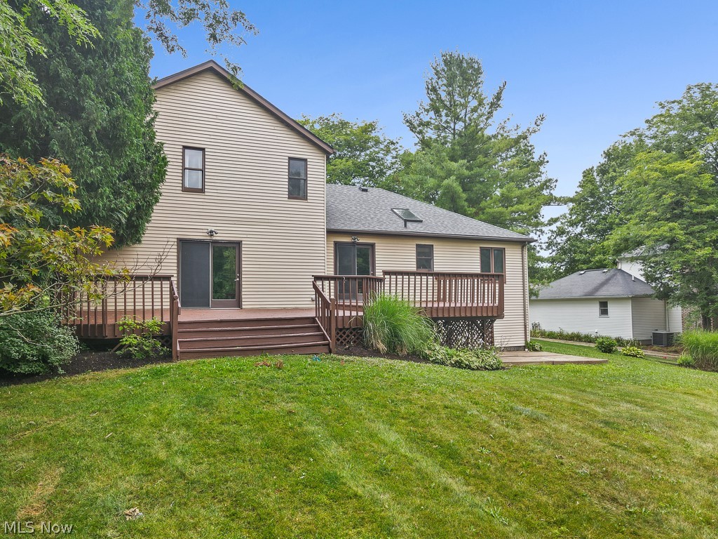 315 Valley Brook Oval Hinckley OH 44233