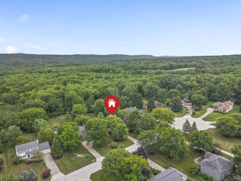 315 Valley Brook Oval Hinckley OH 44233