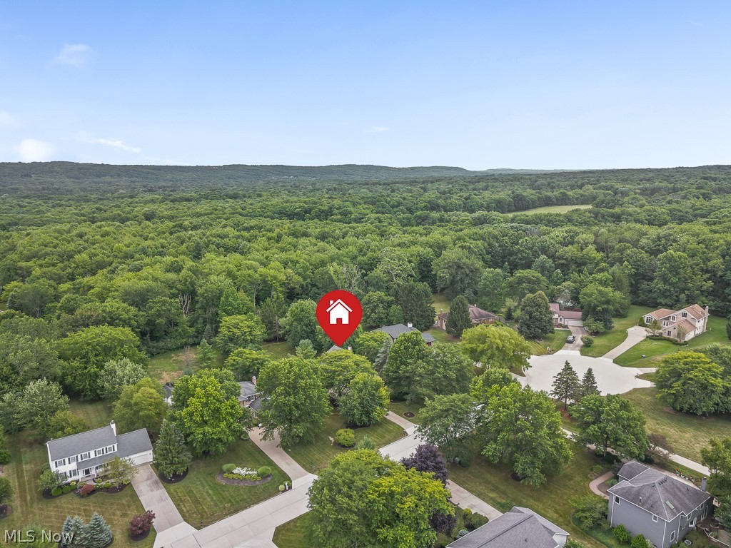 315 Valley Brook Oval Hinckley OH 44233