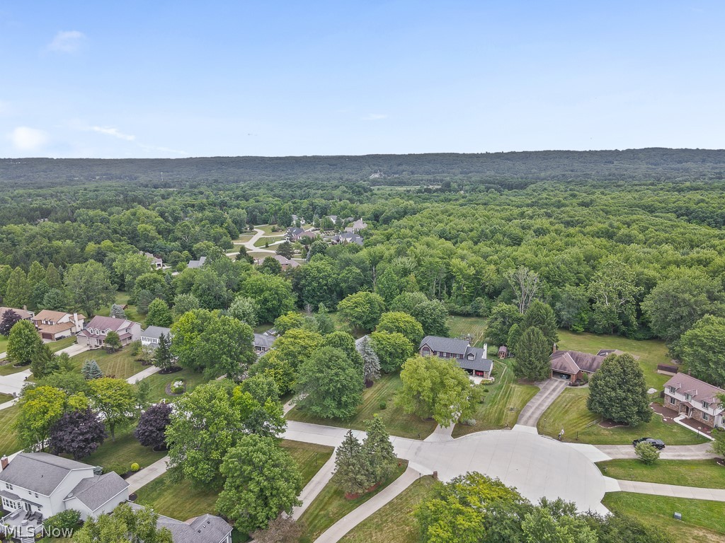 315 Valley Brook Oval Hinckley OH 44233
