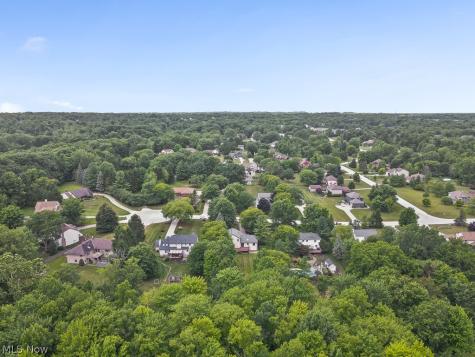 315 Valley Brook Oval Hinckley OH 44233